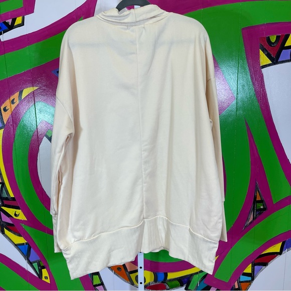 Mislook, Oversized Sweater. Size Medium. In excellent condition! - Picture 4 of 6